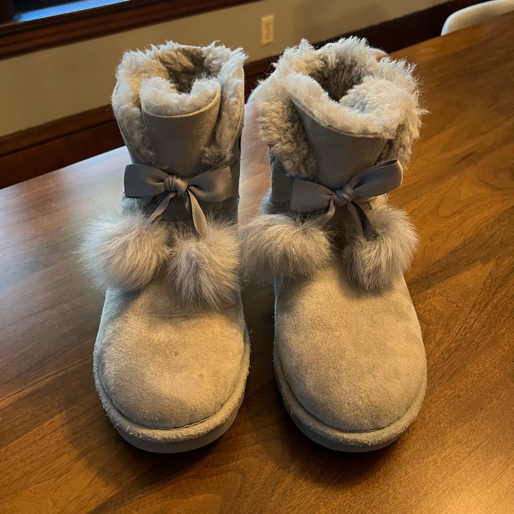 UGG boots, light gray, women’s size 9